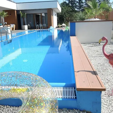 House With A Private Swimming Pool And Sauna In 4*
